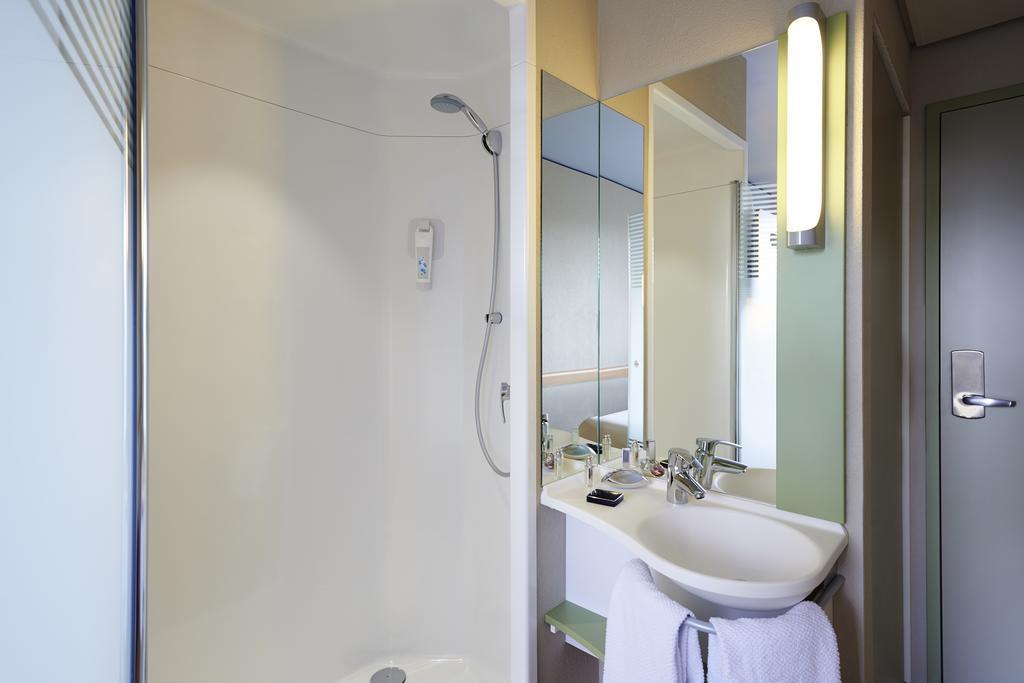 Ibis Budget Basel Pratteln Room photo